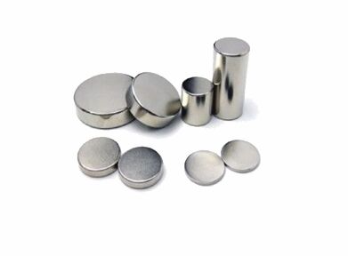 qualità Magneti a disco di neodimio rivestiti di nichel per impiantare prestazioni magnetiche ottimali fabbrica