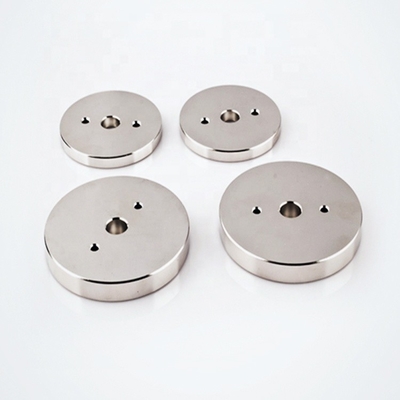 comprare Magneti svasati rotondi su ordinazione del disco del neodimio N54 con il foro online manufacture