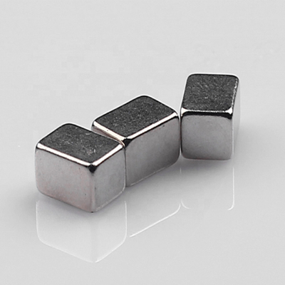 Magneti a barra industriali 0.01mm rispettosi dell'ambiente del piccolo AlNiCo N54