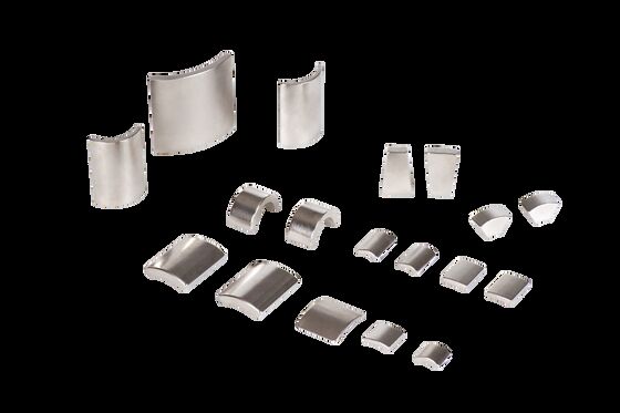 Buon prezzo Magneti ad arco di neodimio Componenti magnetici Coercività 12-35 KOe in linea
