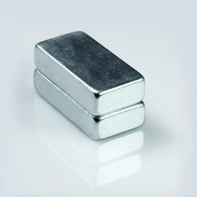 Buon prezzo Magneti permanenti del neodimio del motore lineare N40 40X10X10mm ROHS in linea